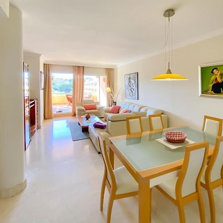 Apartamento En Los Patios De Santa Maria Golf Marbella Buitenkant foto