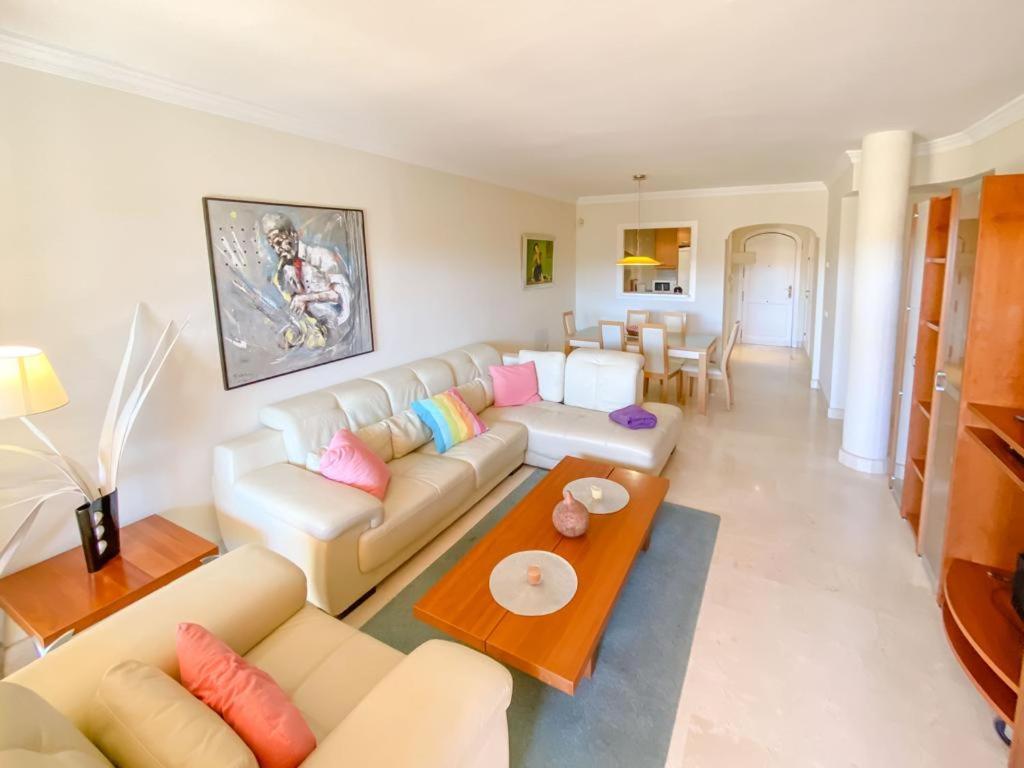 Apartamento En Los Patios De Santa Maria Golf Marbella Buitenkant foto