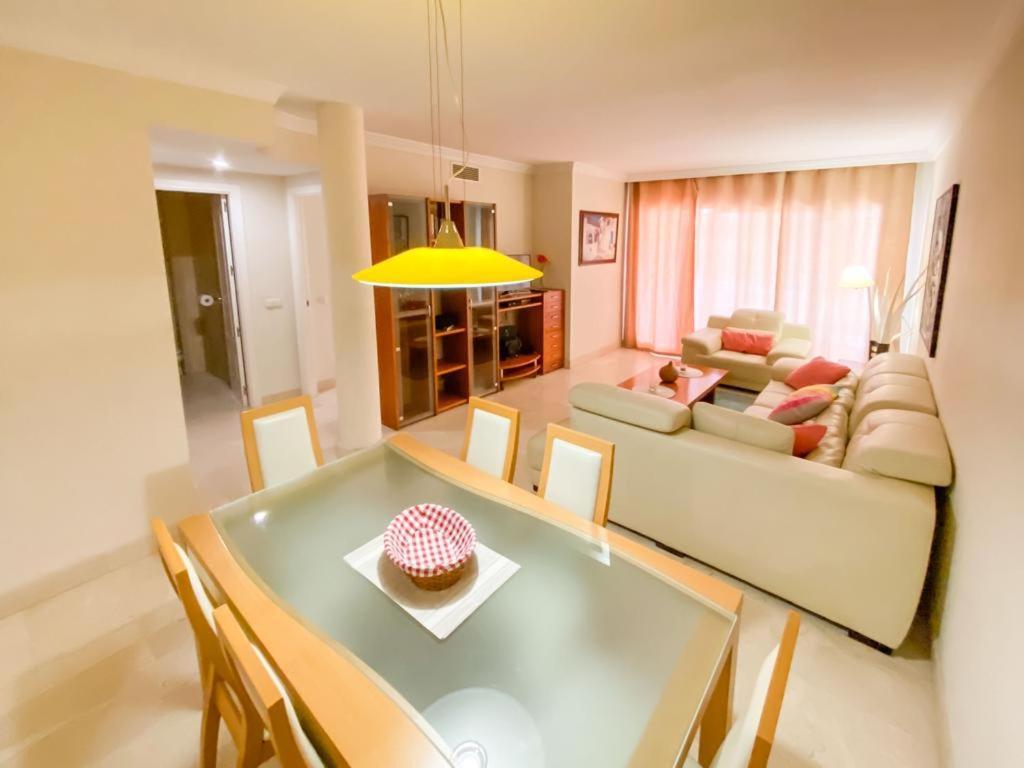 Apartamento En Los Patios De Santa Maria Golf Marbella Buitenkant foto