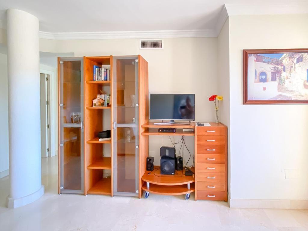 Apartamento En Los Patios De Santa Maria Golf Marbella Buitenkant foto