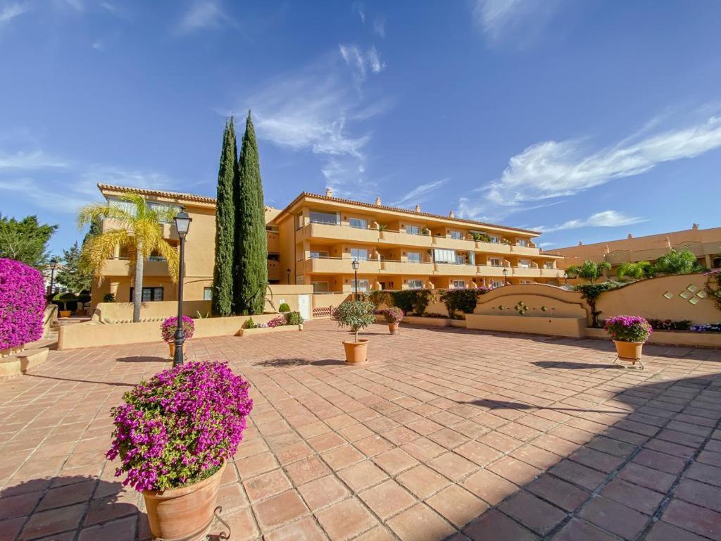Apartamento En Los Patios De Santa Maria Golf Marbella Buitenkant foto