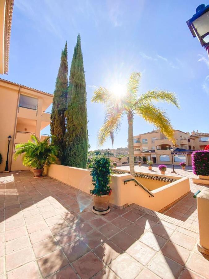 Apartamento En Los Patios De Santa Maria Golf Marbella Buitenkant foto