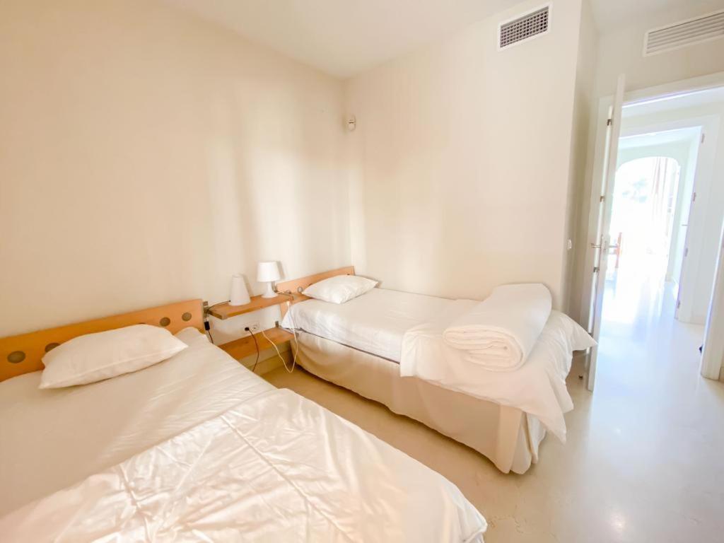 Apartamento En Los Patios De Santa Maria Golf Marbella Buitenkant foto