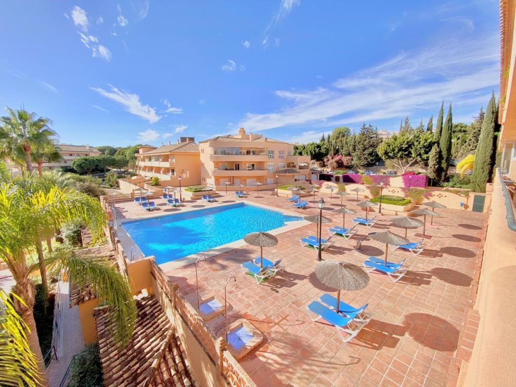 Apartamento En Los Patios De Santa Maria Golf Marbella Buitenkant foto