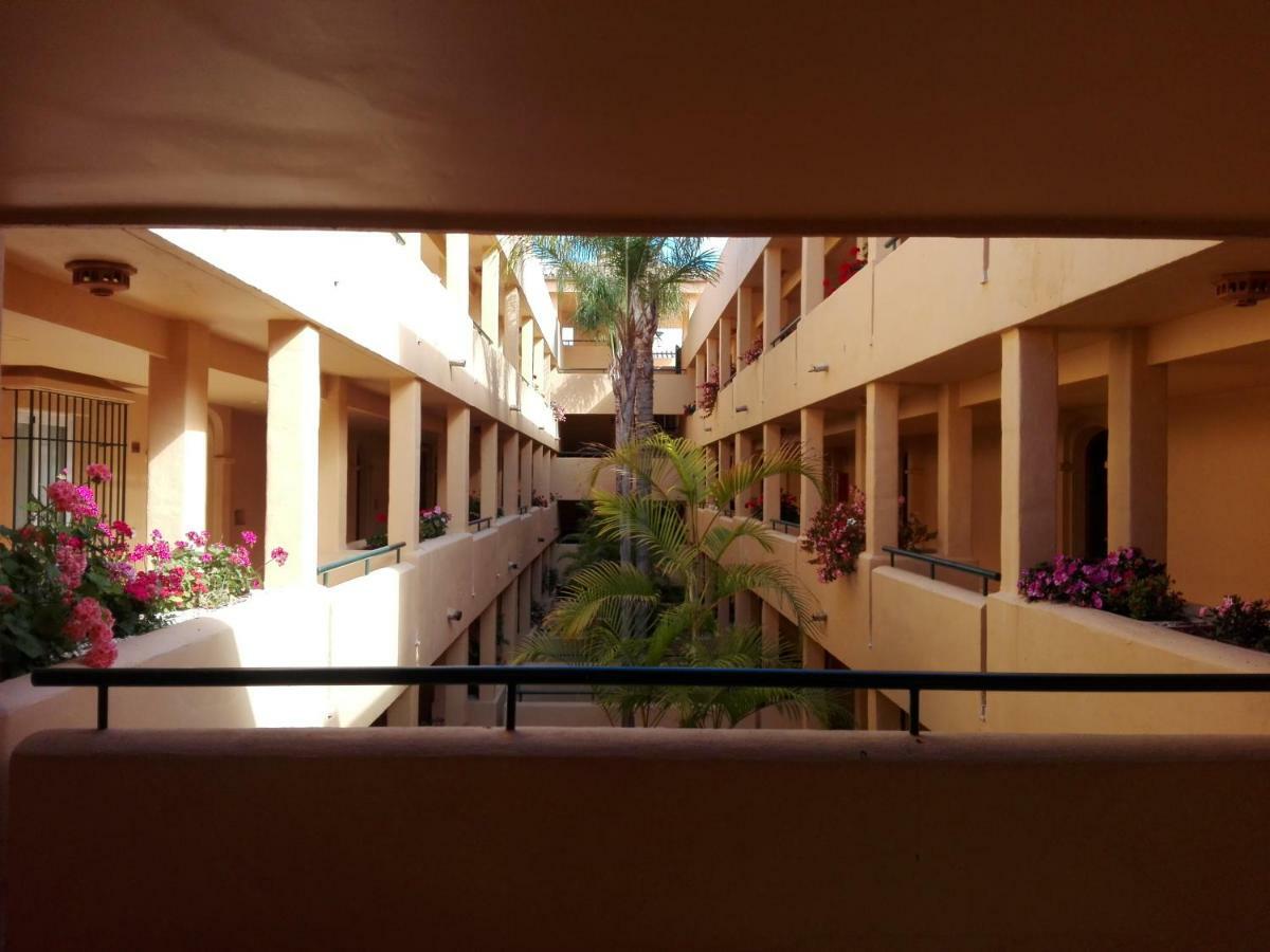 Apartamento En Los Patios De Santa Maria Golf Marbella Buitenkant foto