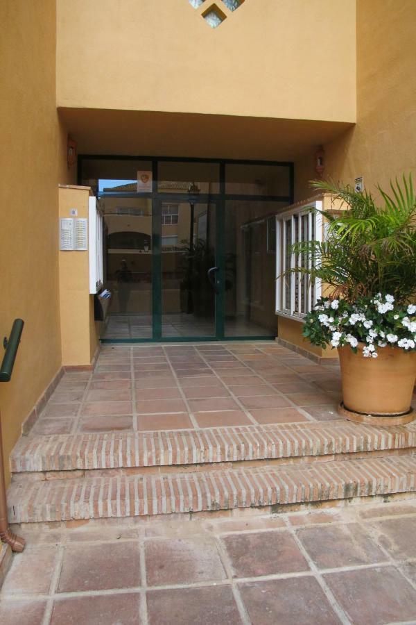 Apartamento En Los Patios De Santa Maria Golf Marbella Buitenkant foto
