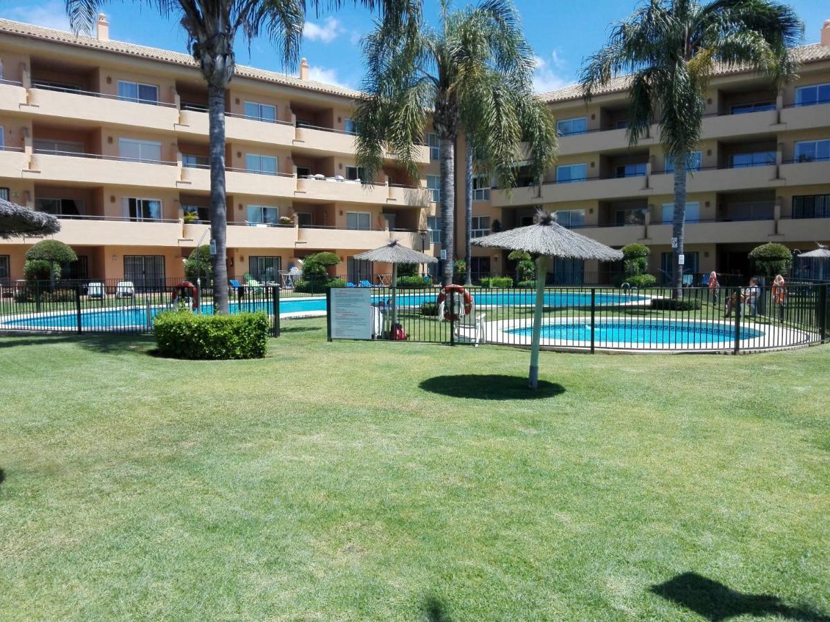 Apartamento En Los Patios De Santa Maria Golf Marbella Buitenkant foto