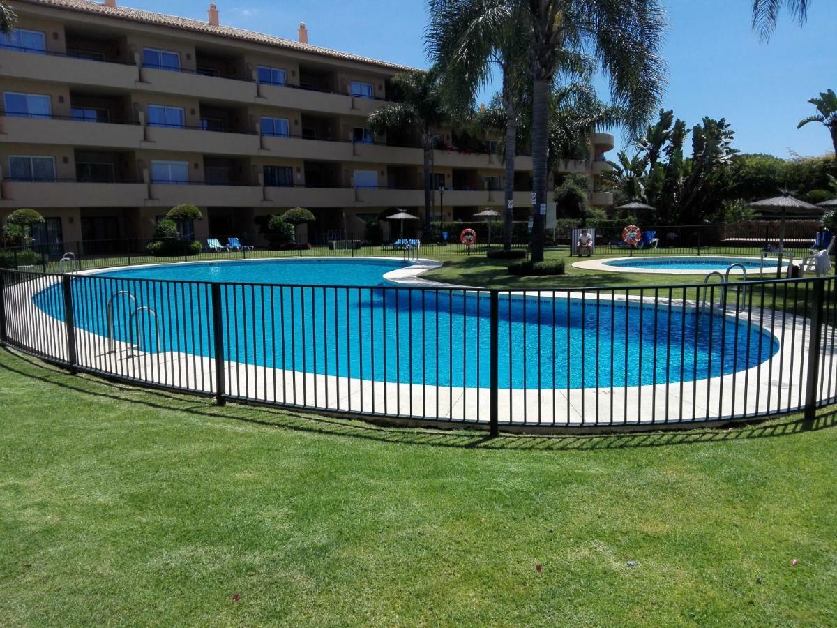 Apartamento En Los Patios De Santa Maria Golf Marbella Buitenkant foto