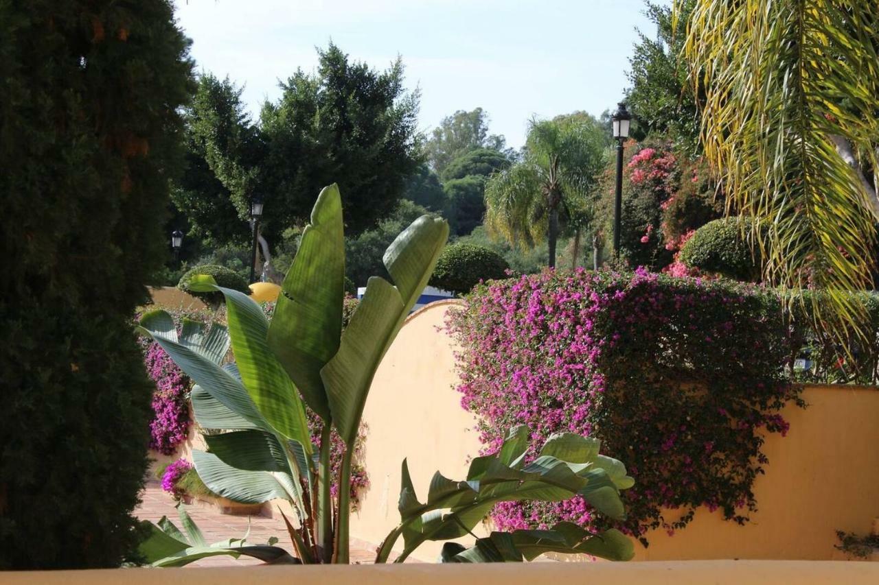 Apartamento En Los Patios De Santa Maria Golf Marbella Buitenkant foto