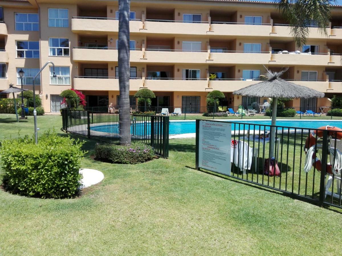 Apartamento En Los Patios De Santa Maria Golf Marbella Buitenkant foto
